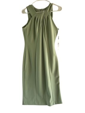 Calvin Klein size6 Sleeveless Pale Green Pleated Sheath Cocktail Dress